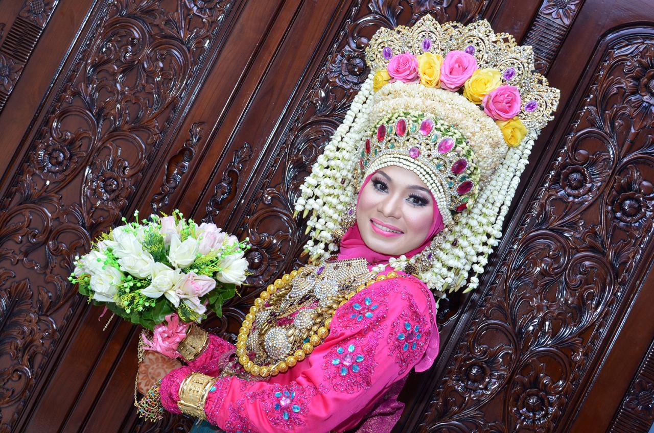 Dara Baro (Pengantin Wanita Aceh) by jakazulham on DeviantArt Dara Baro (Pengantin Wanita Aceh) by jakazulham on DeviantArt