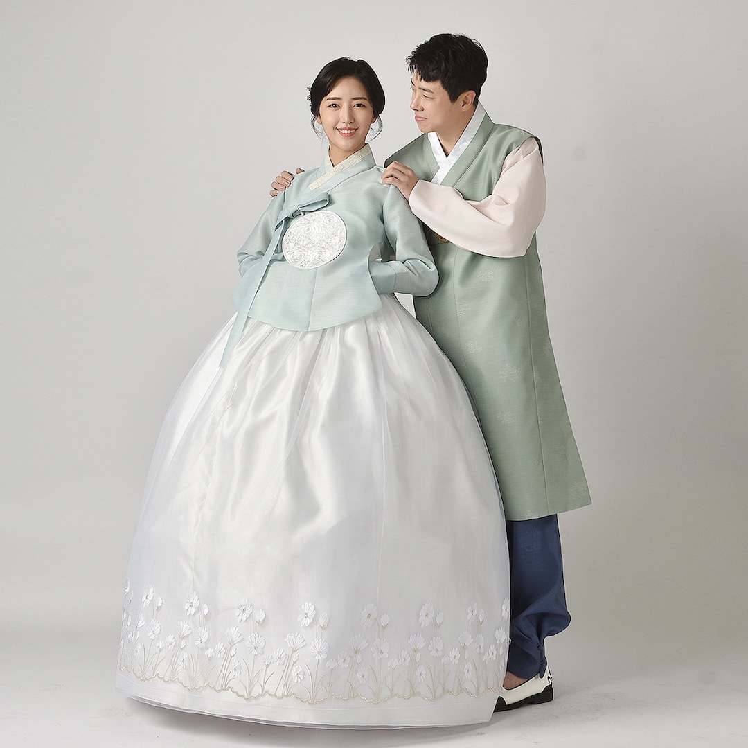 Korean Couple Wedding Hanbok - ARISOL - Etsy Korean Couple Wedding Hanbok - ARISOL - Etsy