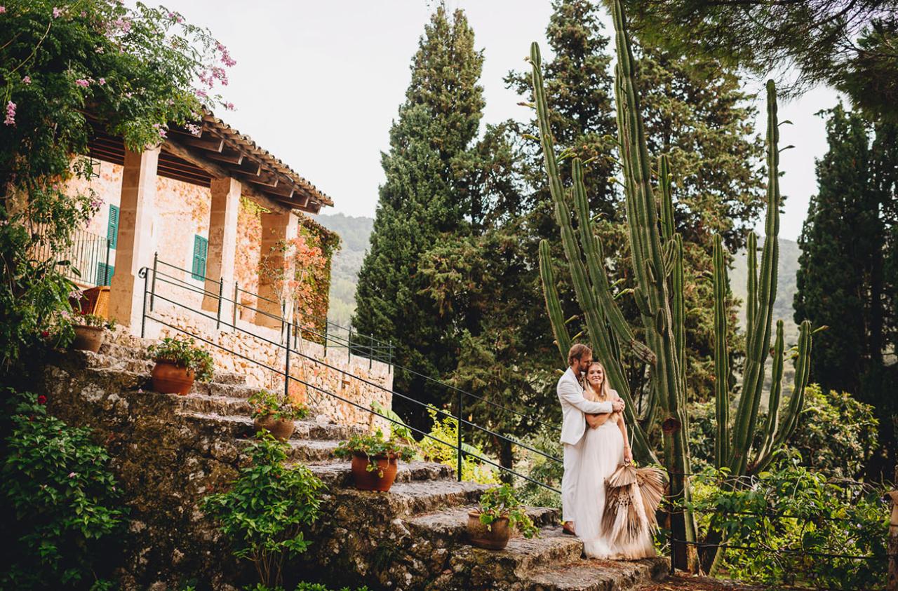 Historic rituals and identitary symbols of traditional weddings ...