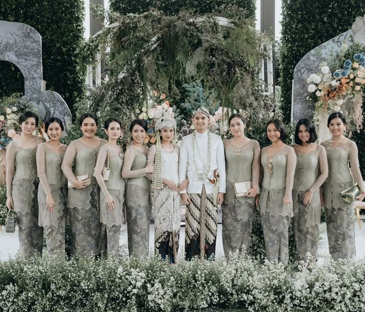 Rekomendasi Kebaya Kekinan Cocok dipakai di acara Resepsi, Acara ...