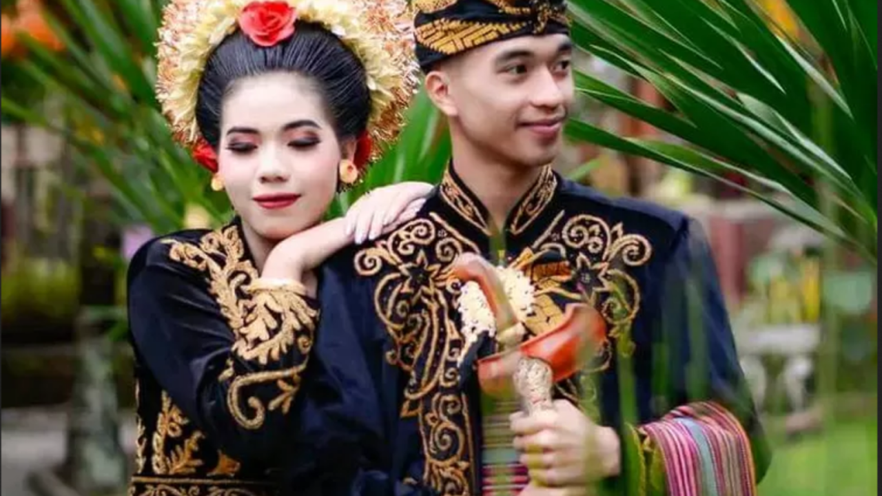 Mengulik Pernikahan Adat Sasak Lombok yang Disebut “Kawin Culik” Mengulik Pernikahan Adat Sasak Lombok yang Disebut “Kawin Culik”